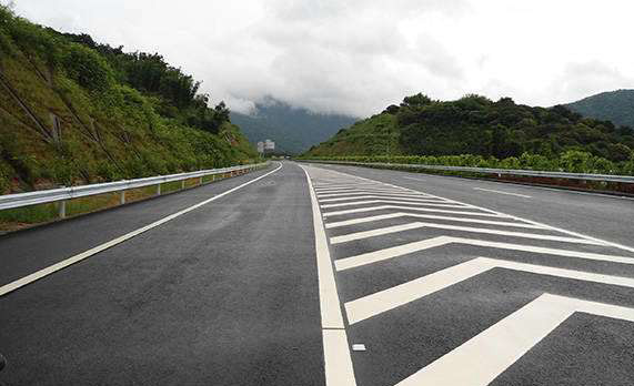 道路（lù）標線